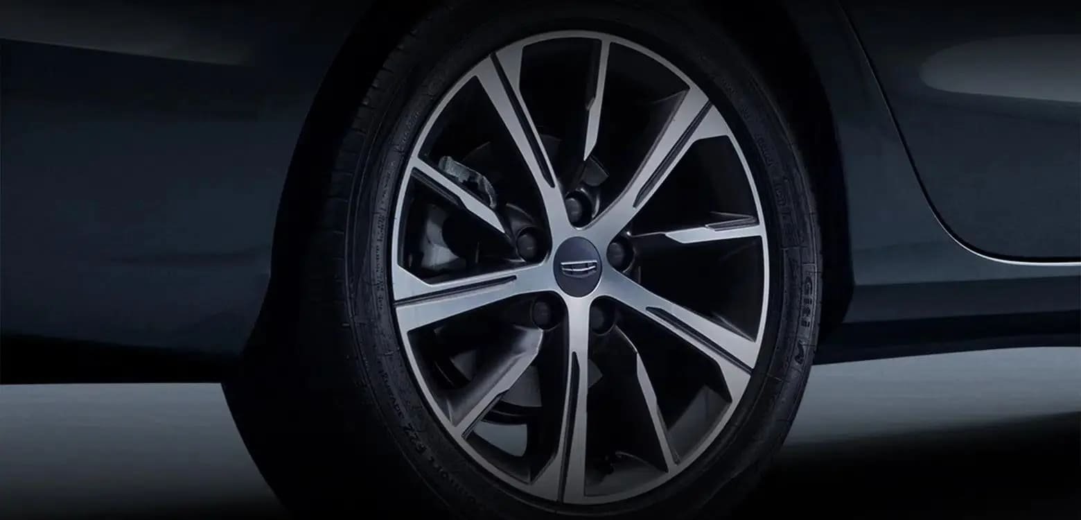 17-Inch Dual Five-Spoke Wheels